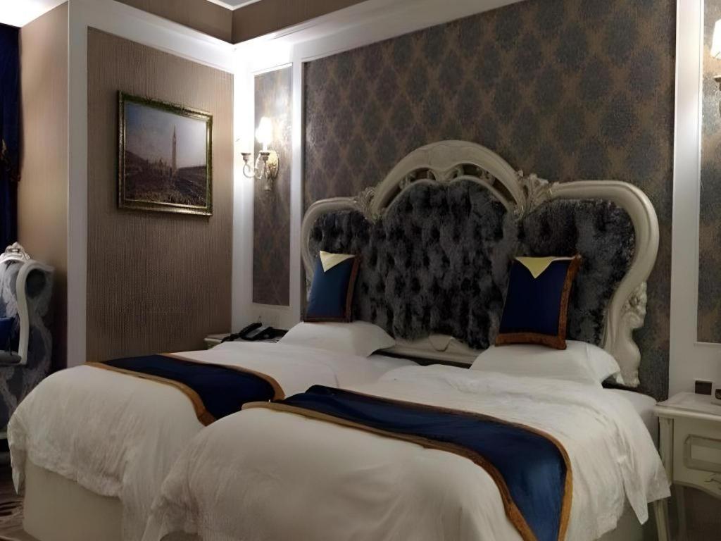 Chengdu French Theme Gold Palace Extérieur photo