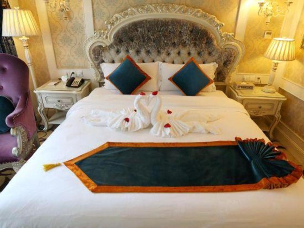 Chengdu French Theme Gold Palace Extérieur photo