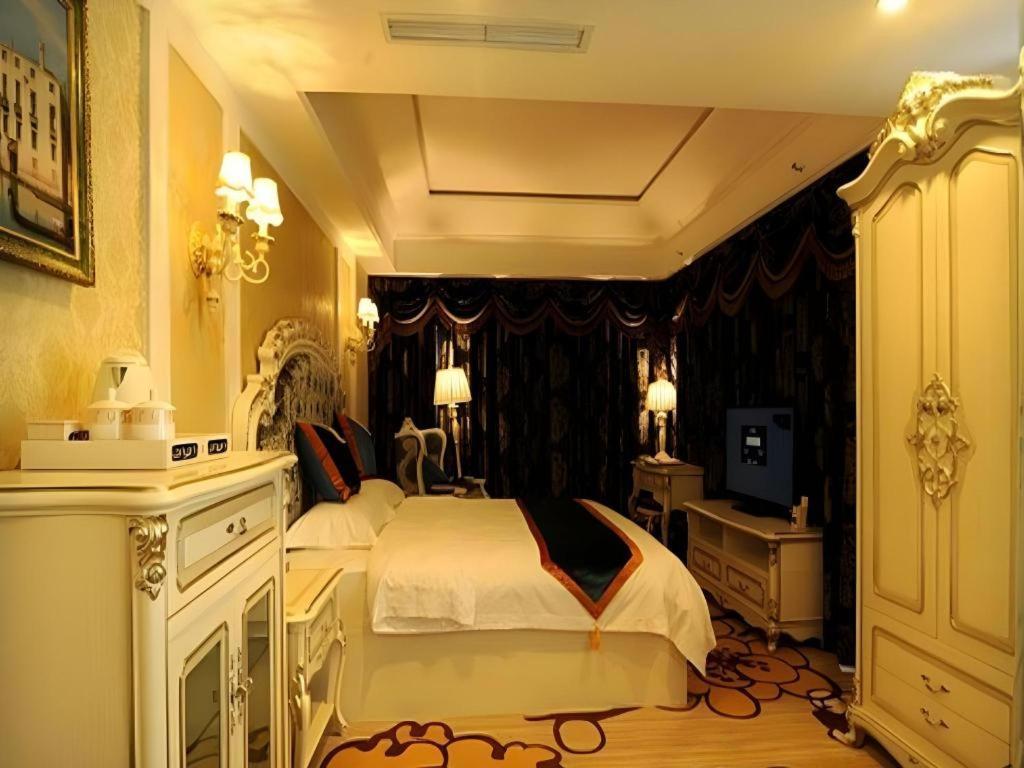 Chengdu French Theme Gold Palace Extérieur photo