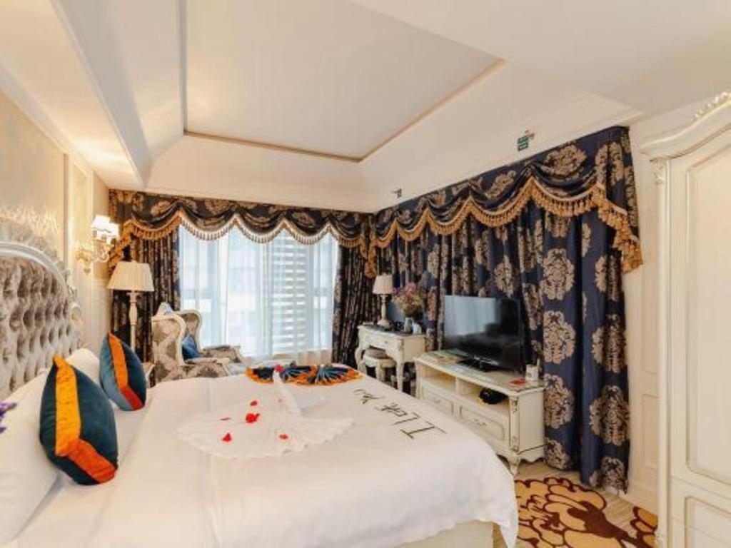 Chengdu French Theme Gold Palace Extérieur photo