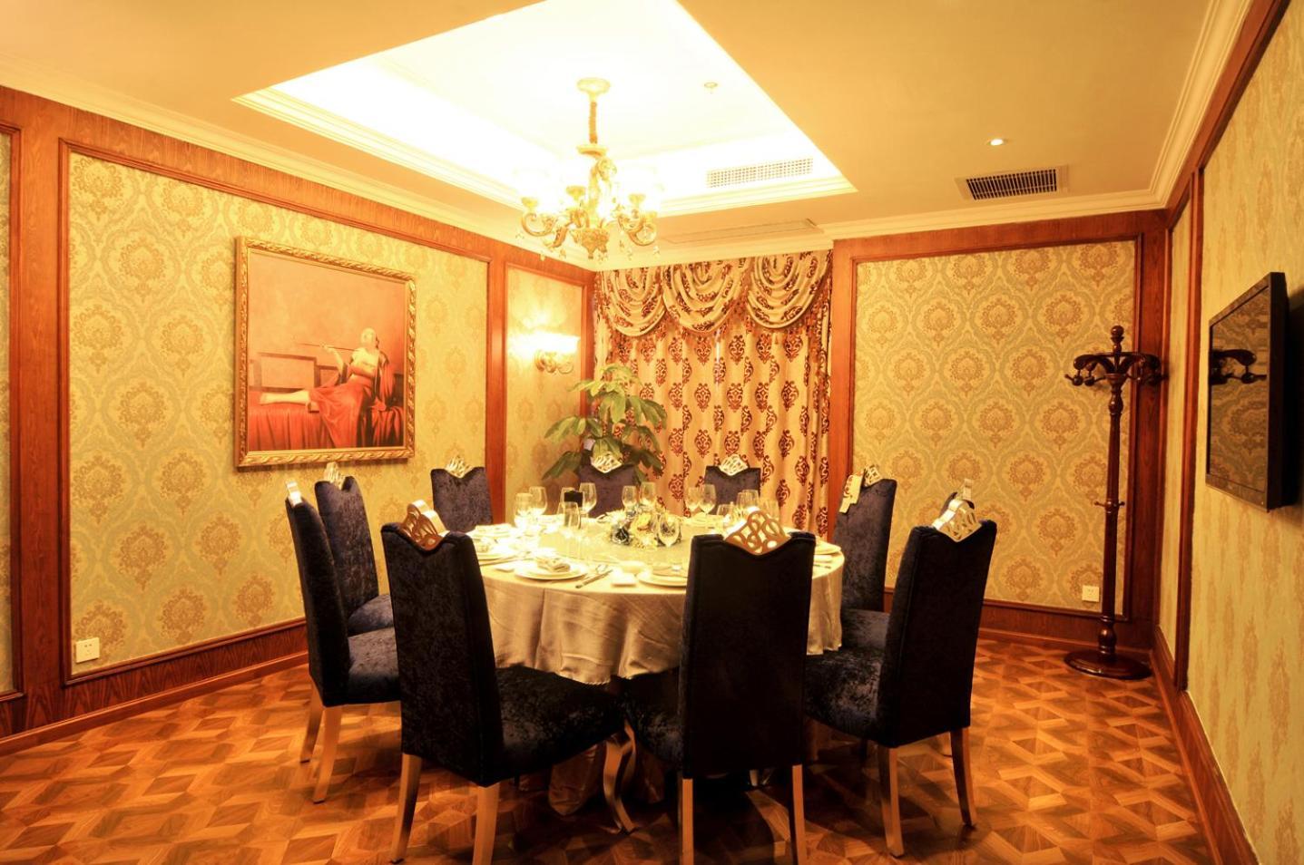 Chengdu French Theme Gold Palace Extérieur photo